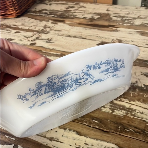 Vintage Blue and White Bakeware Dish - Picture 7 of 10